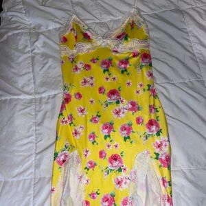 Floral mini dress with slit
